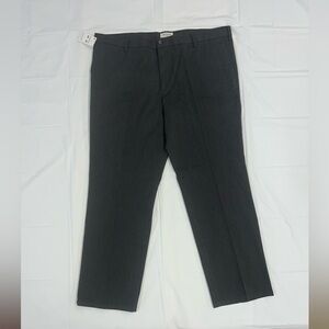 NWT Dockers The Best Pressed Classic Fit Signature Khaki Pants Mens Size 44 X 32